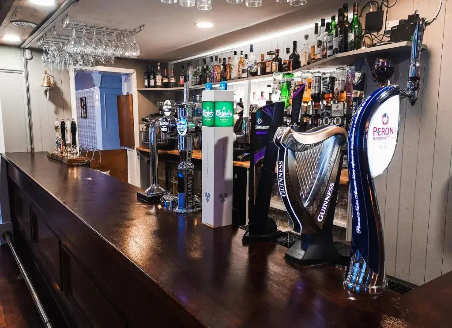 George and Abbotsford Hotel