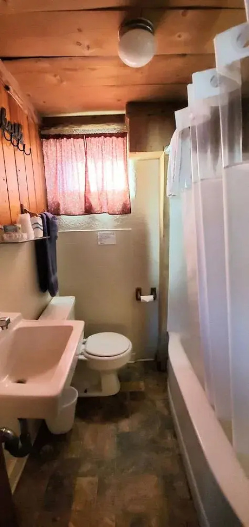 Hikers Cimarron Inn & RV Park LLC