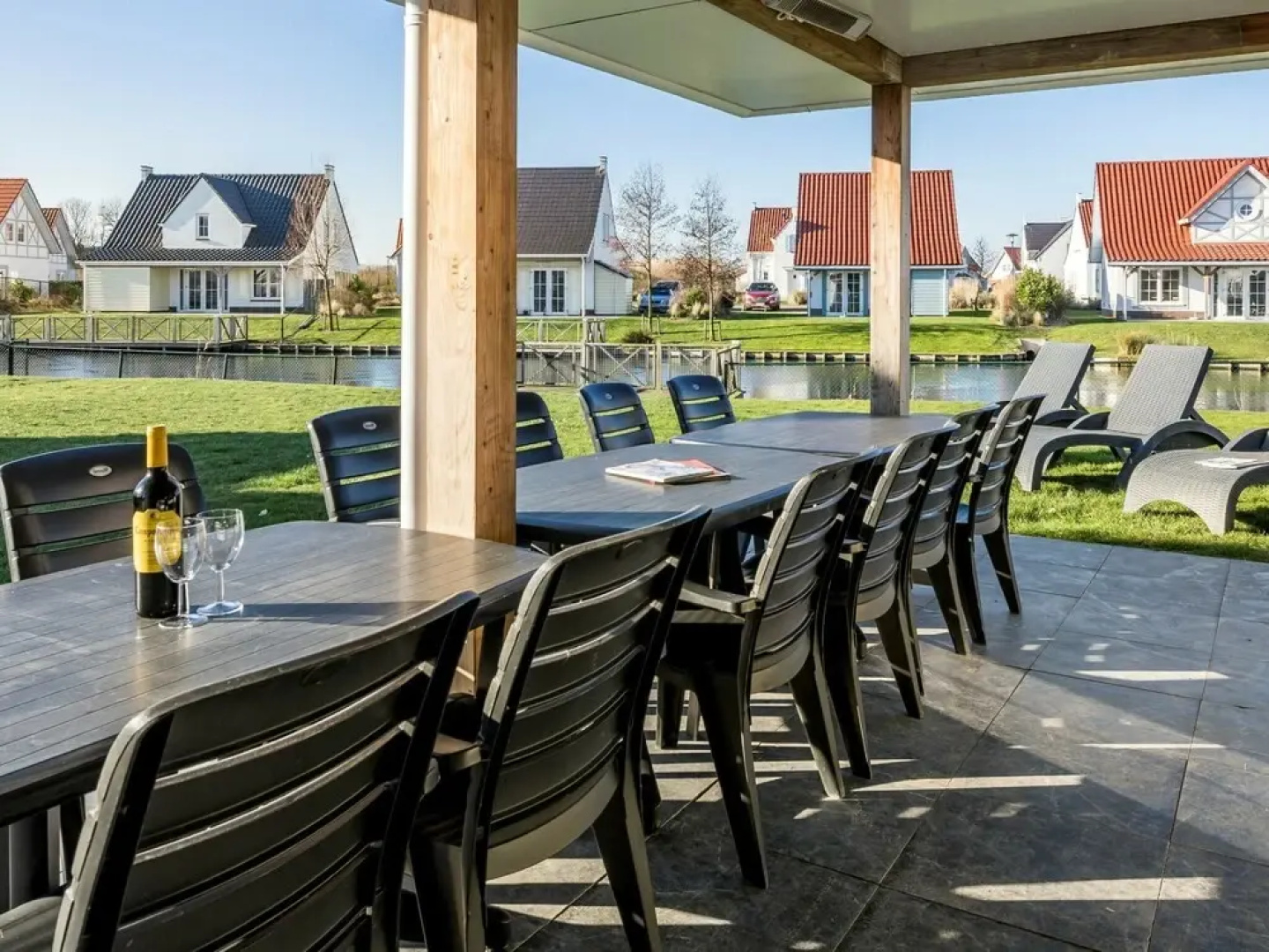 Detached Villa With Four Bathrooms, 400 m. From the Beach