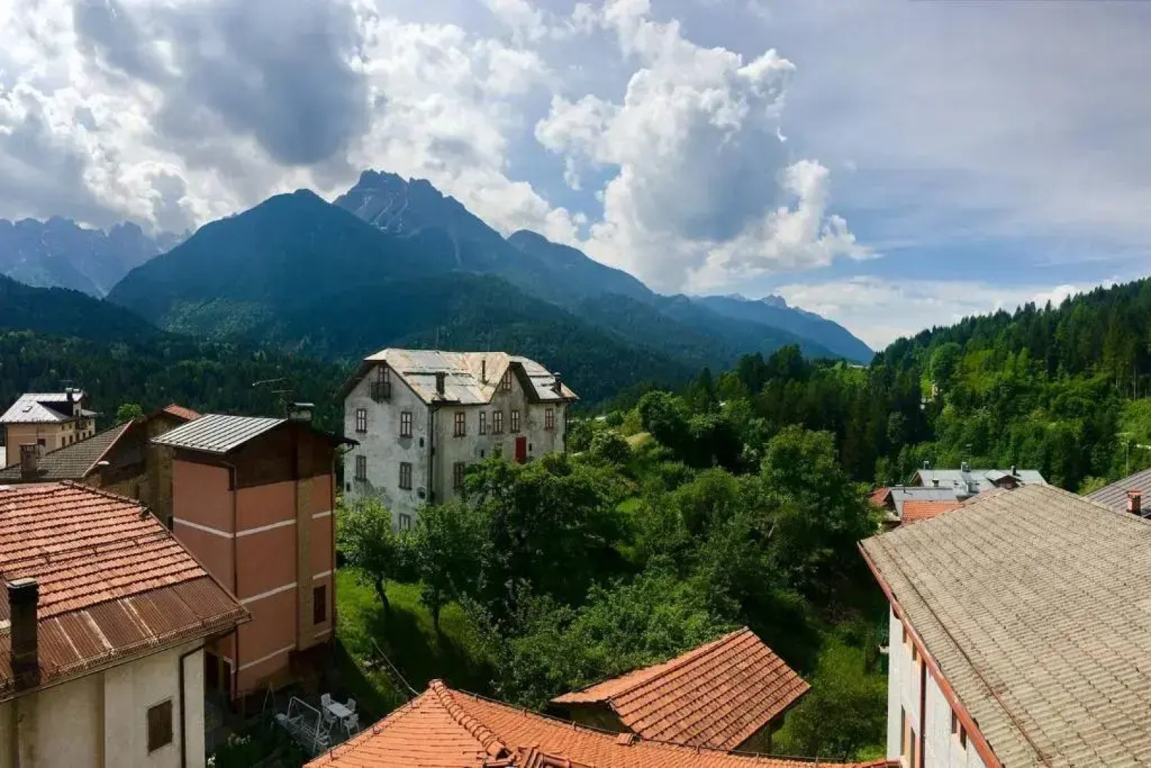 Lozzo di Cadore - Dolomiti - Piazza IV novembre