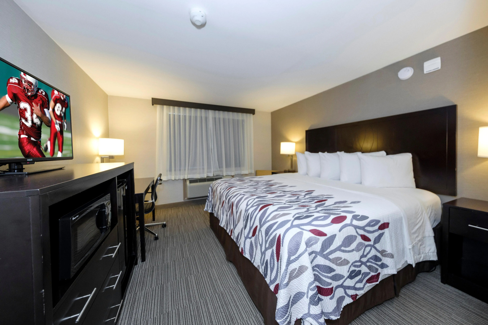 Red Roof Inn & Suites Newburgh – Stewart Airport/ West Point
