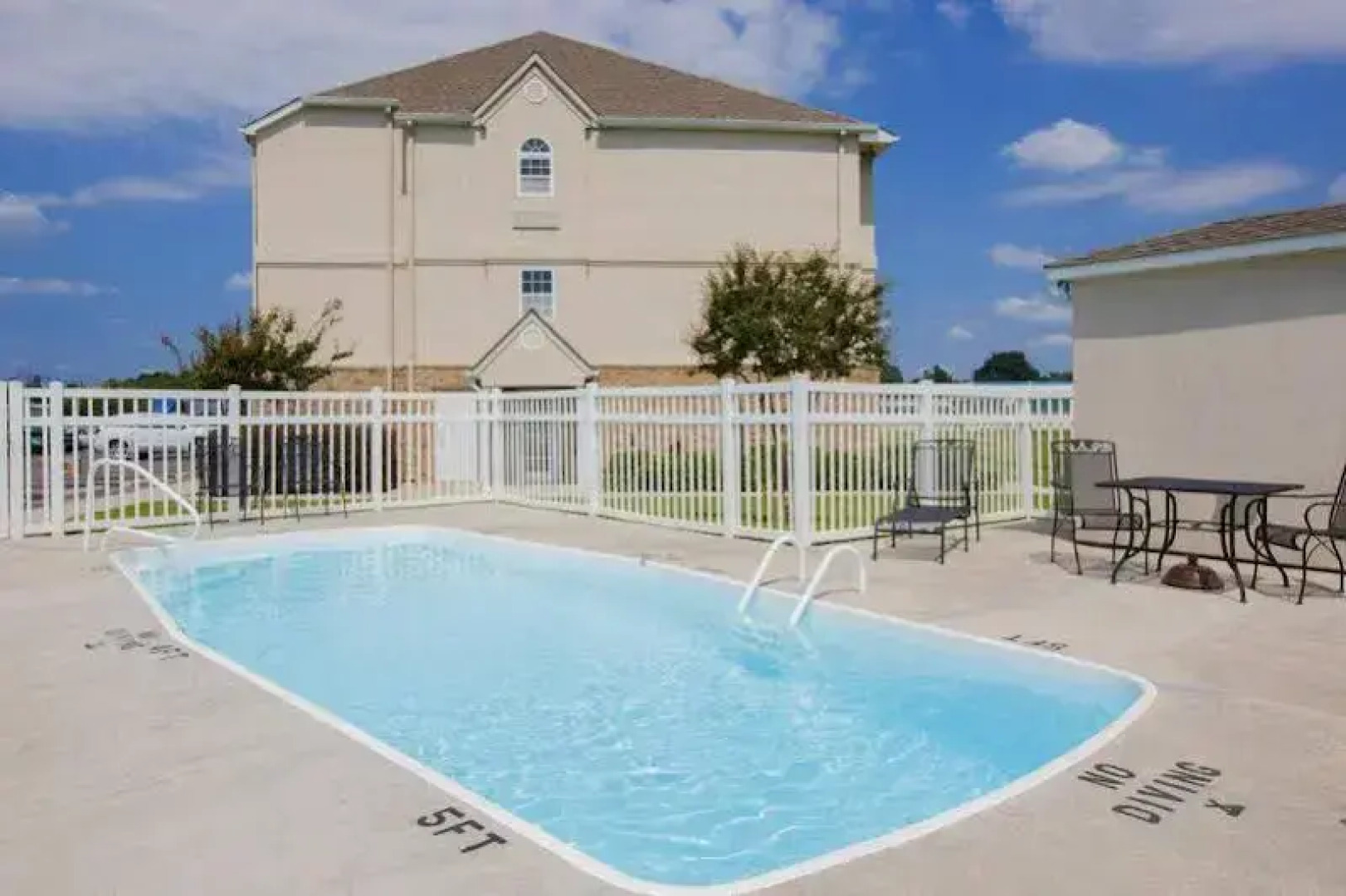 Microtel Inn and Suites Albertville