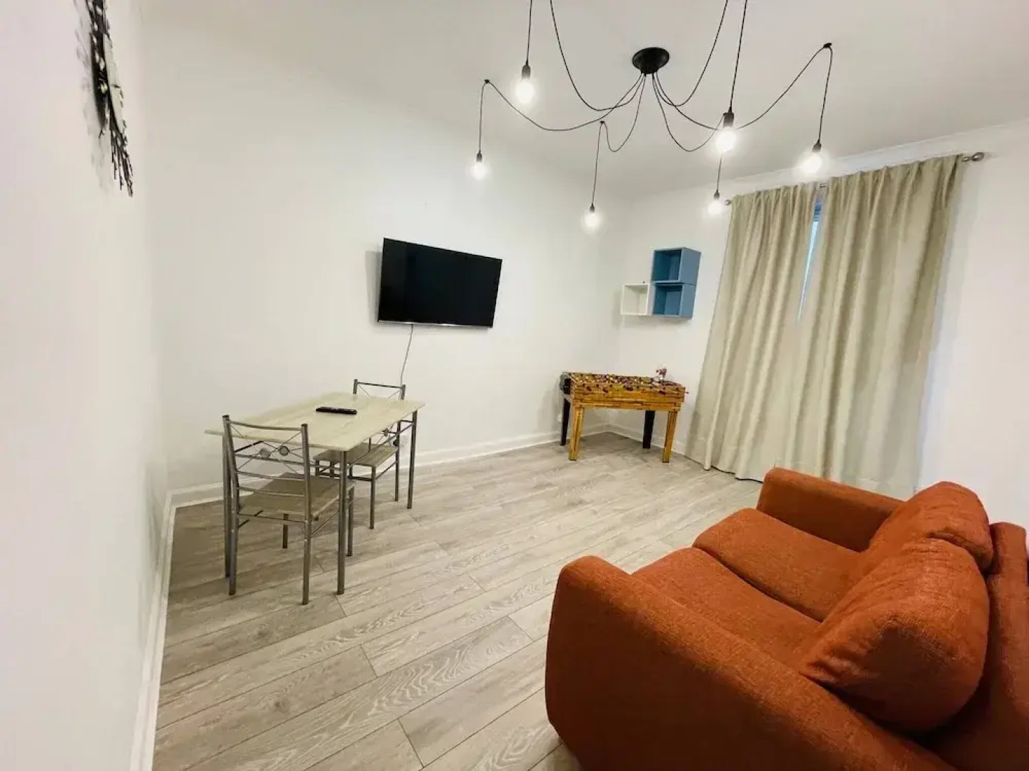 1 Bedroom Pet Friendly Apt Wd Free Wifi, Parking, Netflix & Pool Table. Sleeps 3