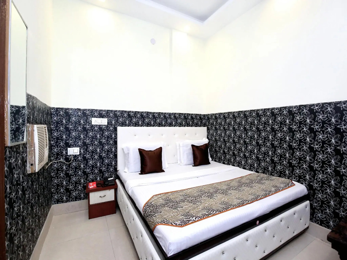 OYO 12163 Hotel Aaryan