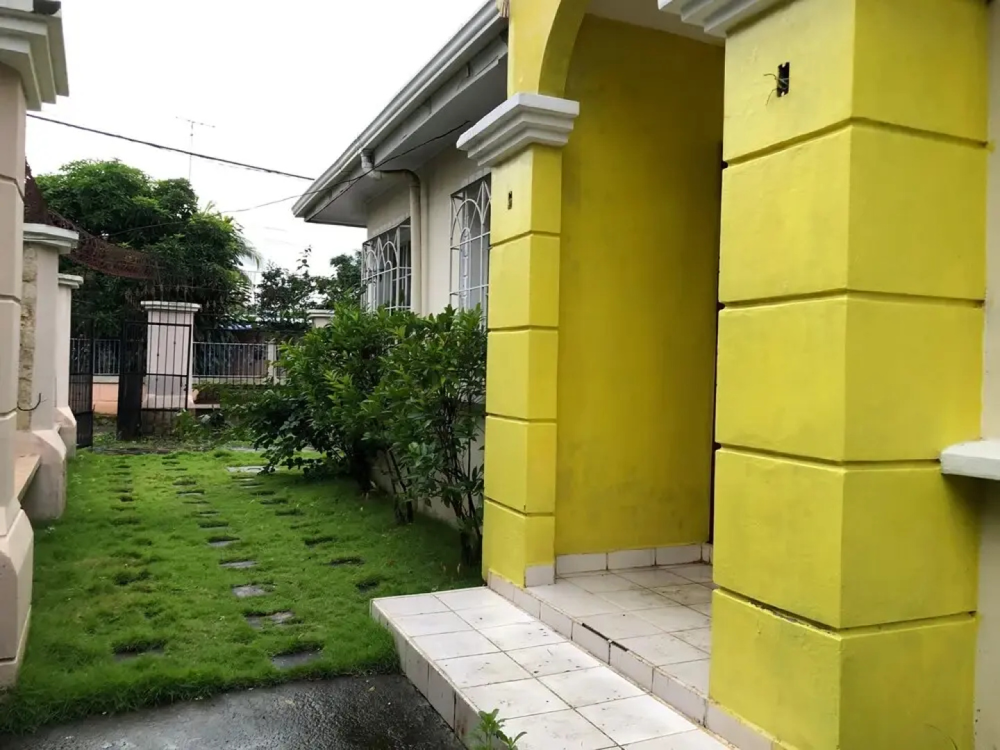 4 Bed House-sleeps 8-pet Friendly-private Garden