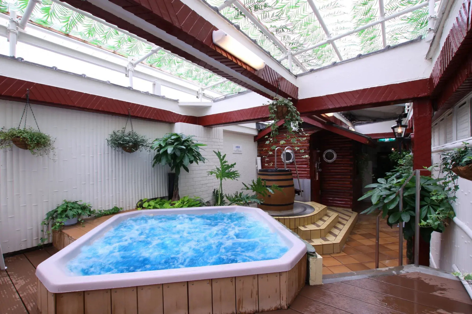 Capsule inn Osaka - Caters to Men