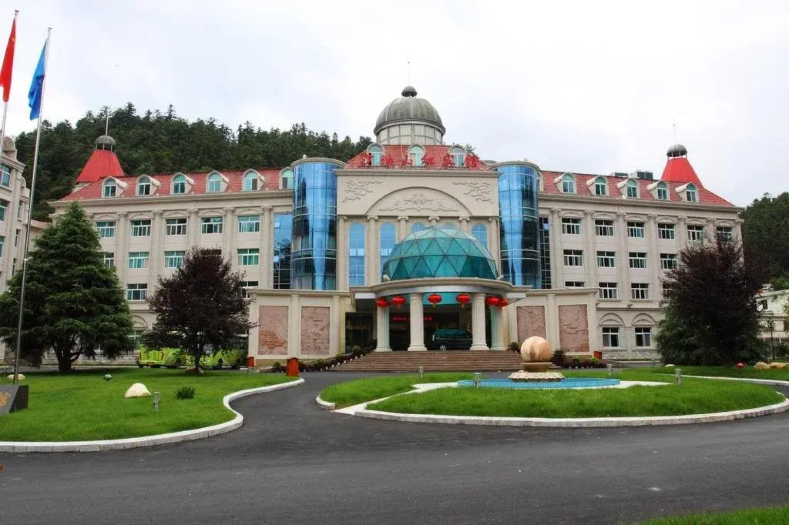 Yingshanhong Hotel
