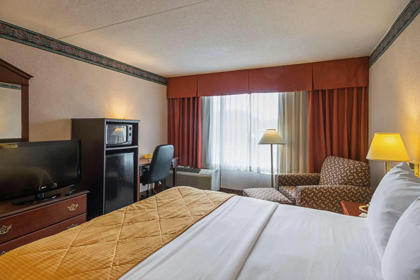 Clarion Inn Fairmont