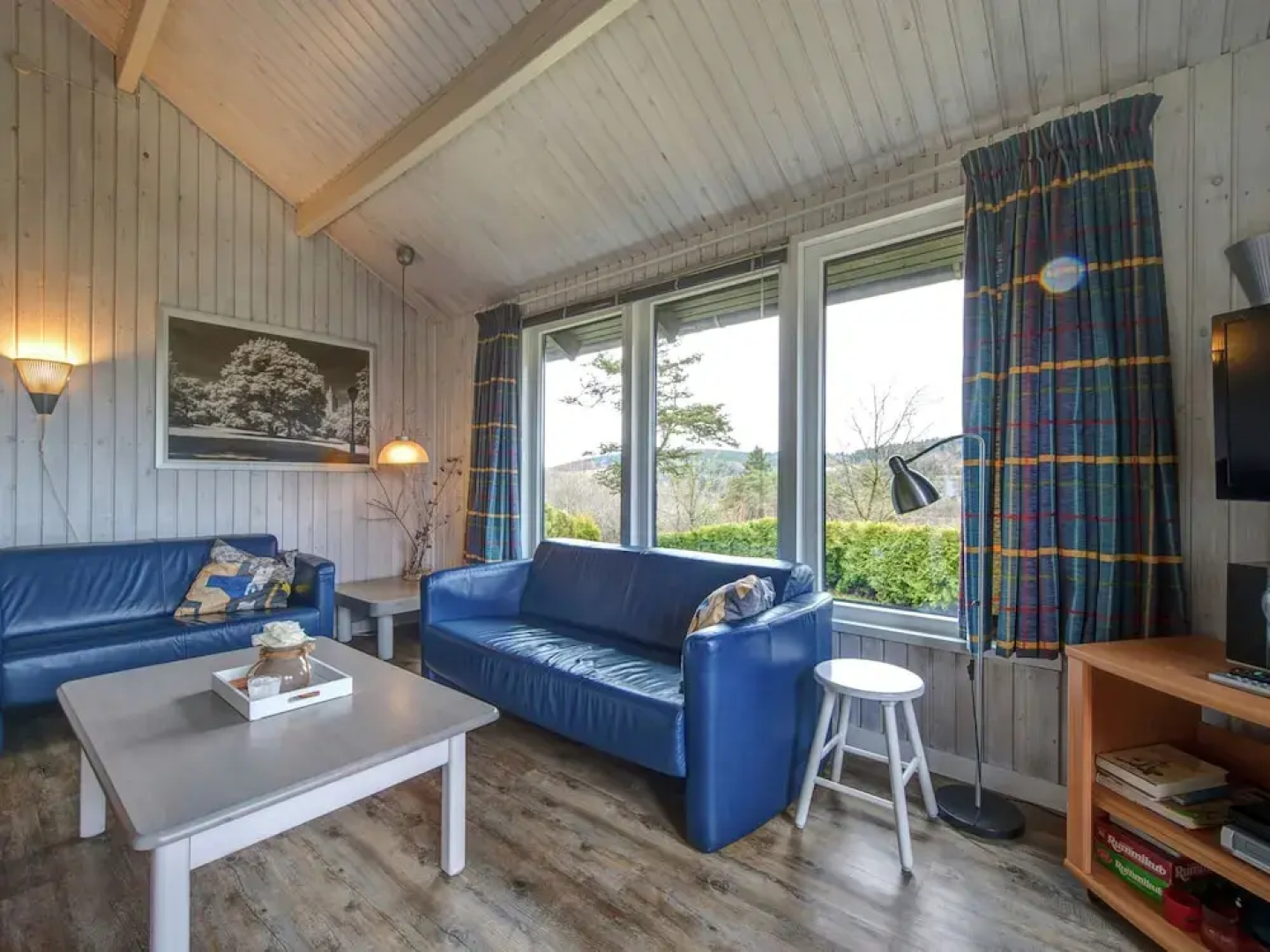 Detached bungalow in Naturpark Nordeifel near a reservoir