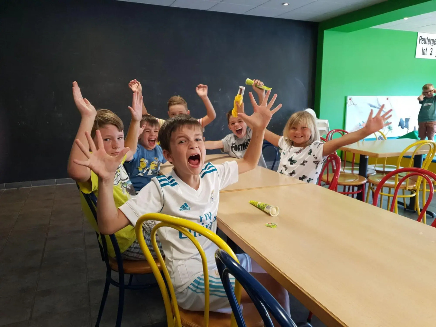 Neat Chalet With Microwave, Near Antwerp