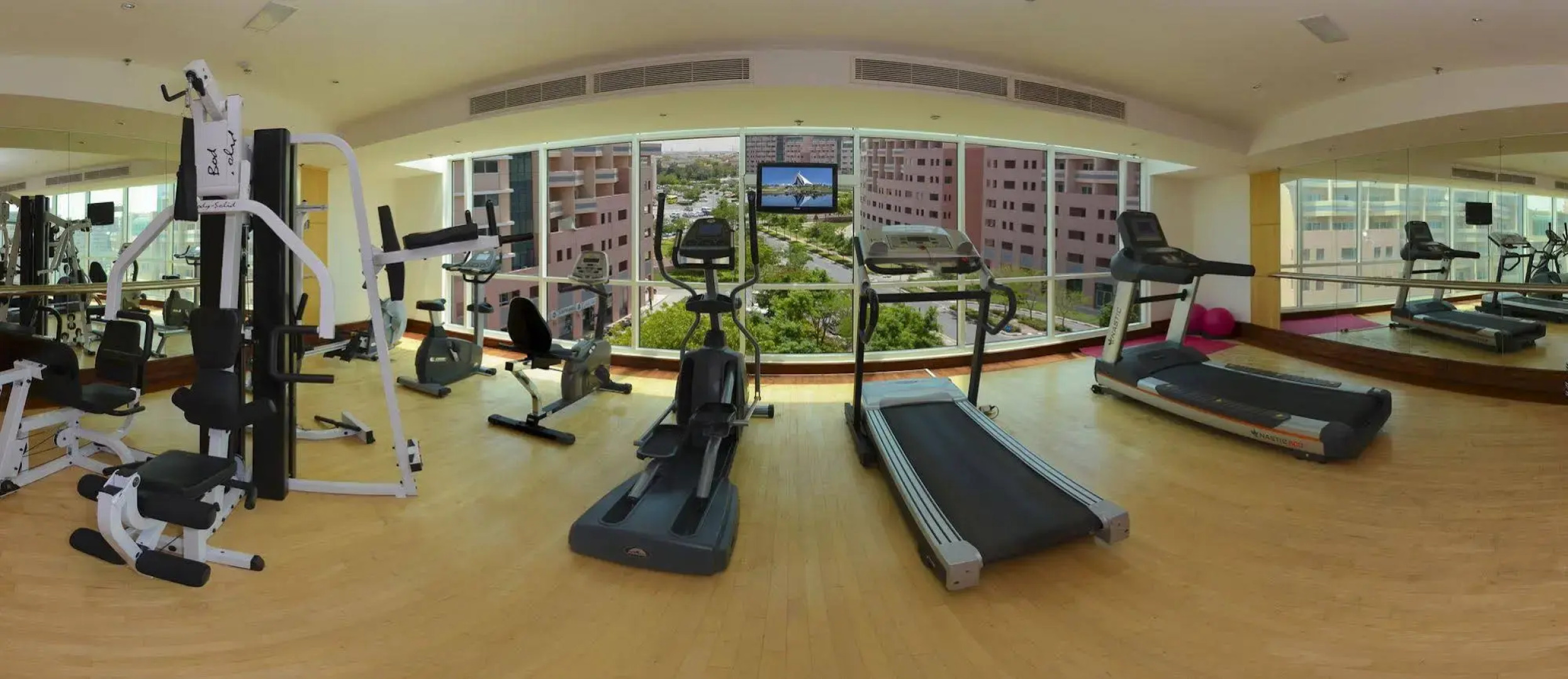 Parkside Suites Hotel Apartment