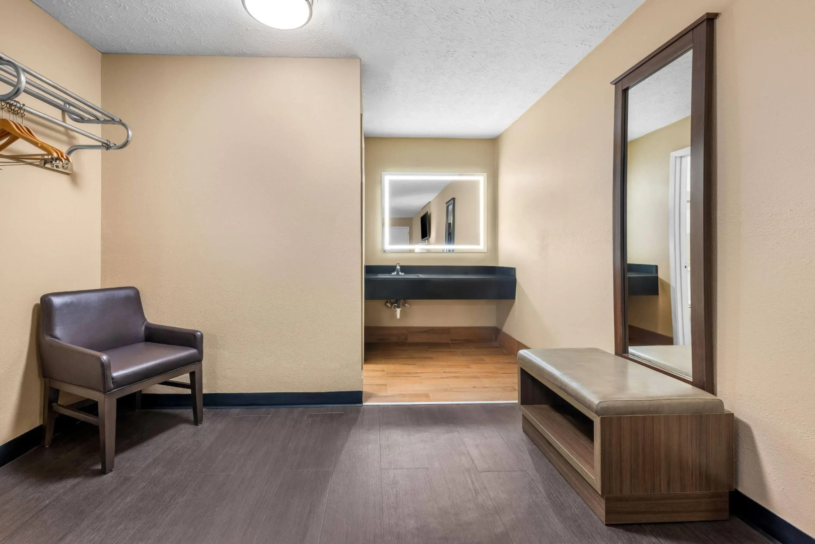 Super 8 by Wyndham Gadsden AL