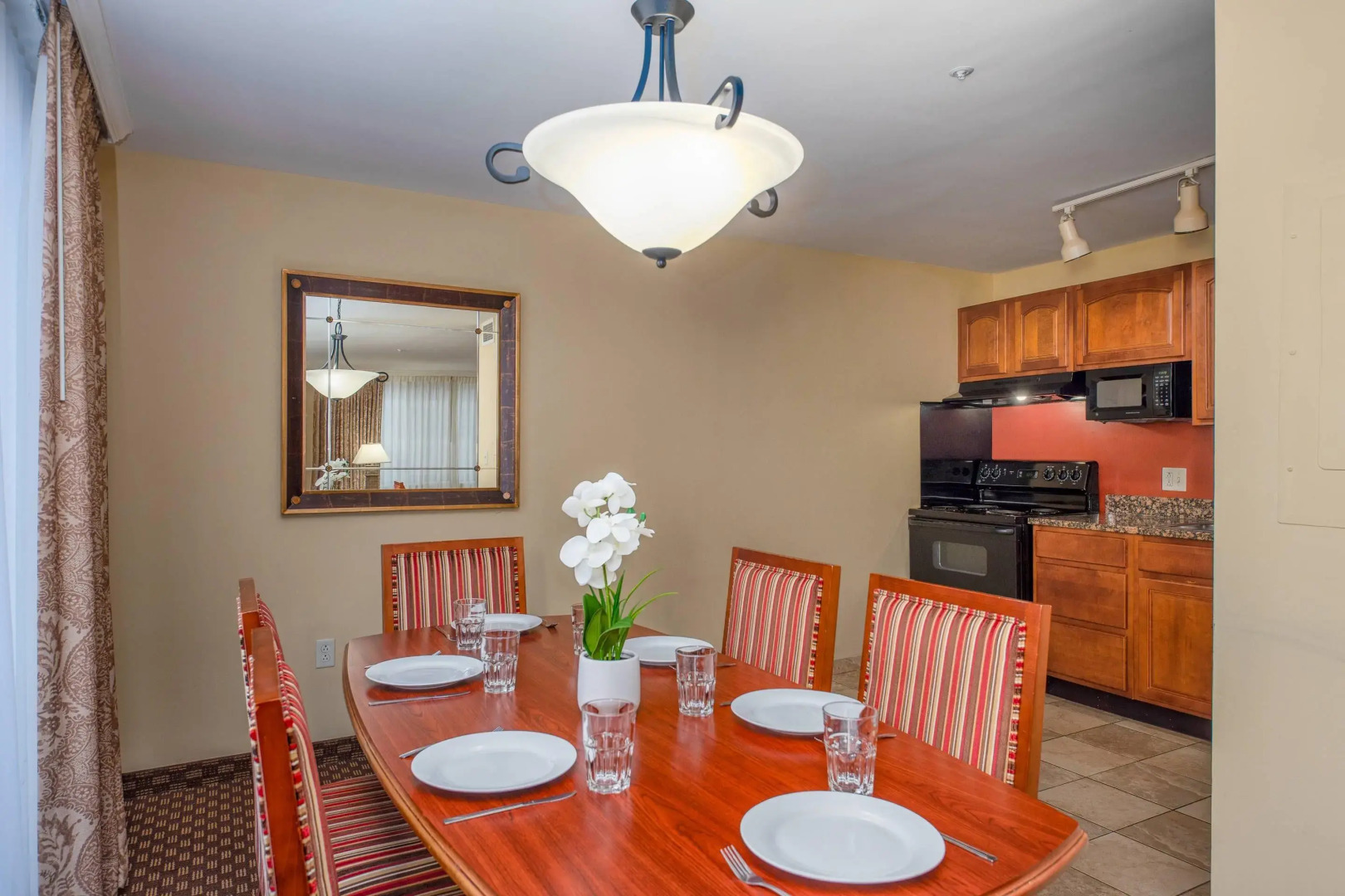 Arlington Court Suites, a Clarion Collection Hotel