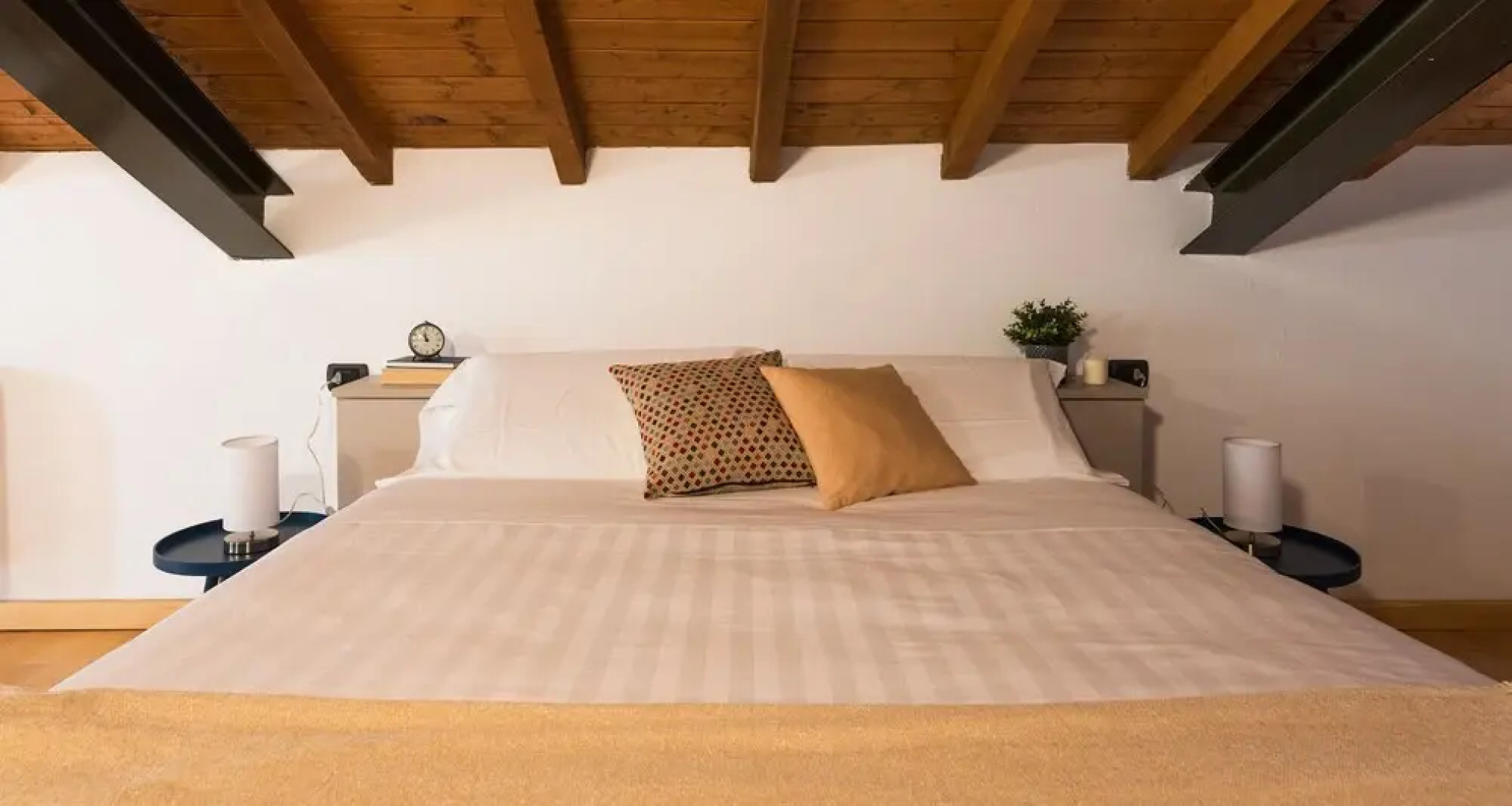 JOIVY Scenic 2BR Apt w/ Balcony & Parking