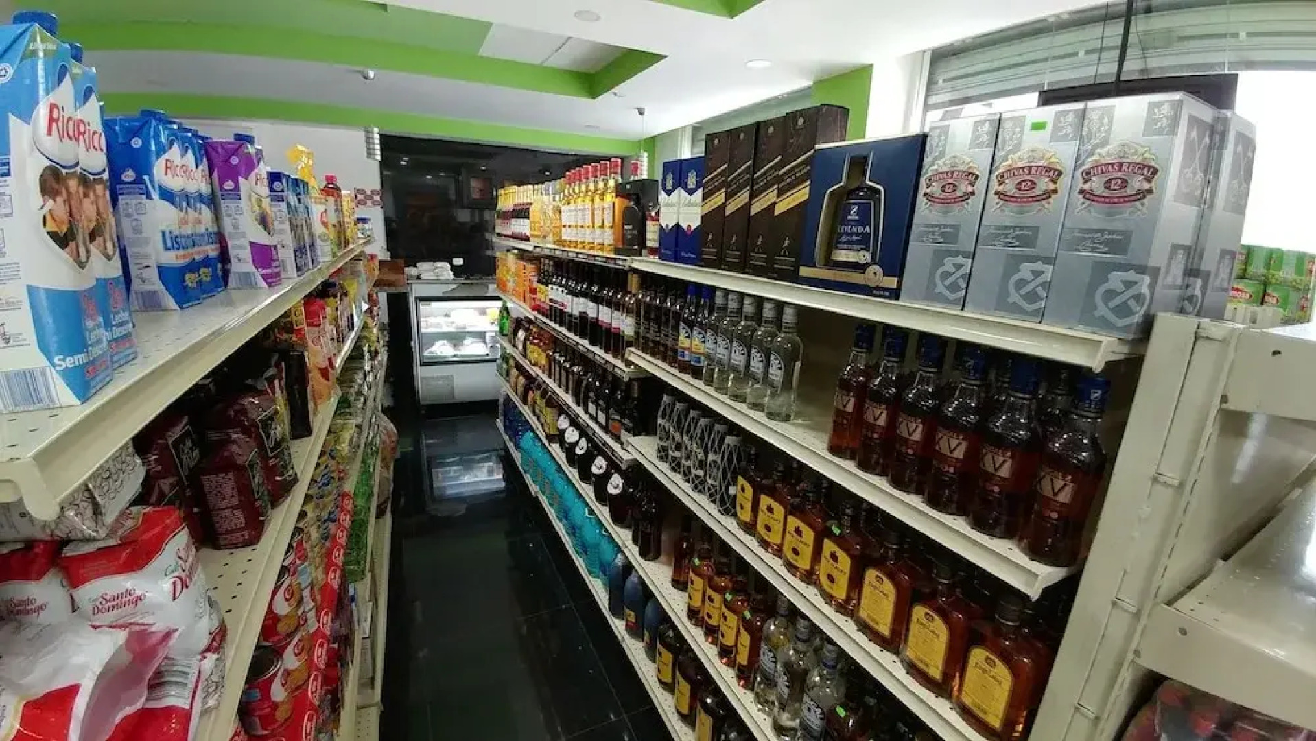 Tropical Condo BBQ Pool 5min to Airport