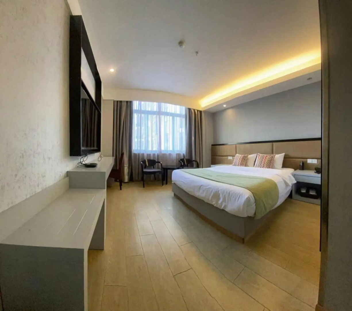 Lanwan Holiday Hotel