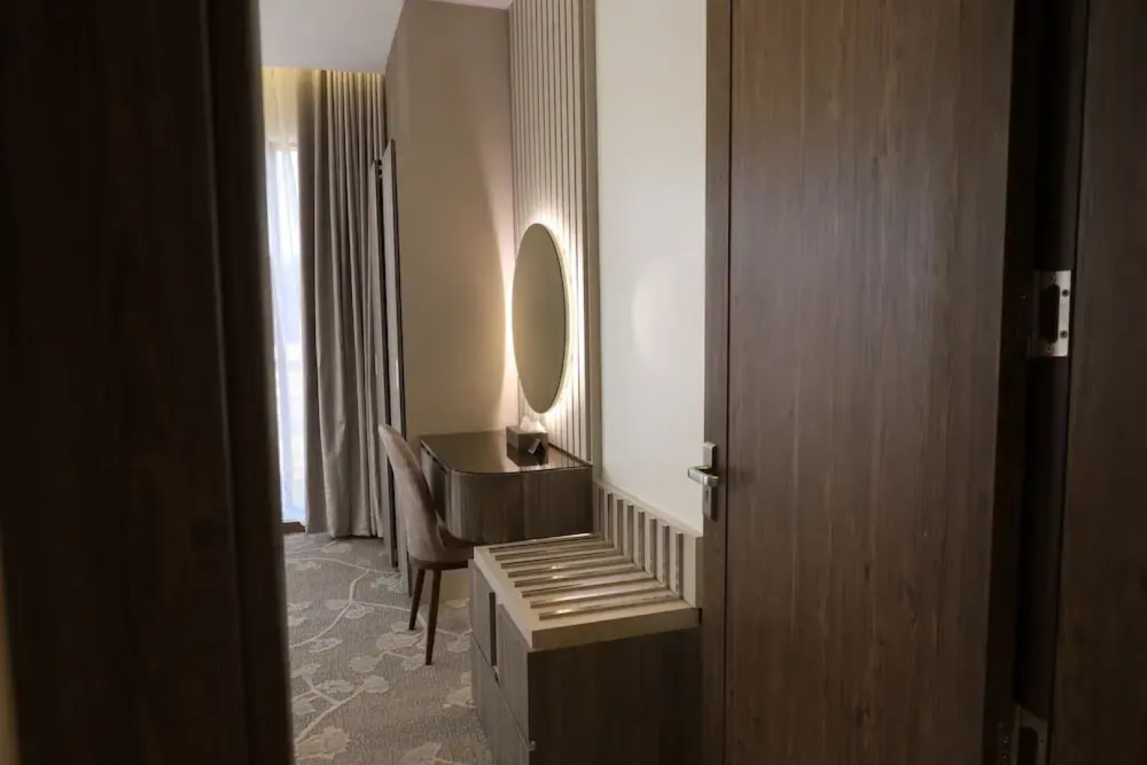 Seasons hotel suites