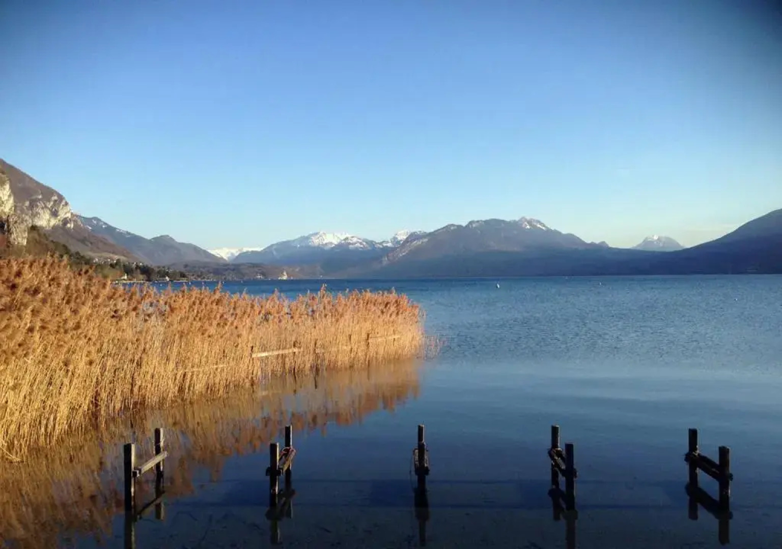 Cosy au bord du lac avec terrasse privée