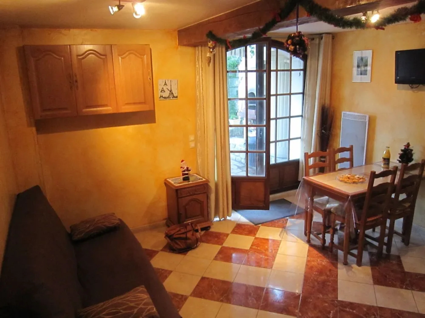 Cozy Cottage in Vaires-sur-marne With Garden