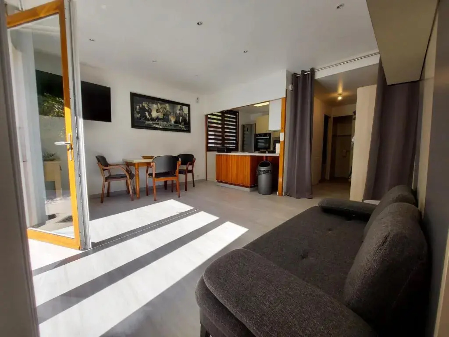 Centre St Jorioz : Charmant Et Spacieux Studio Avec Terrasse Et Jardin Privatif