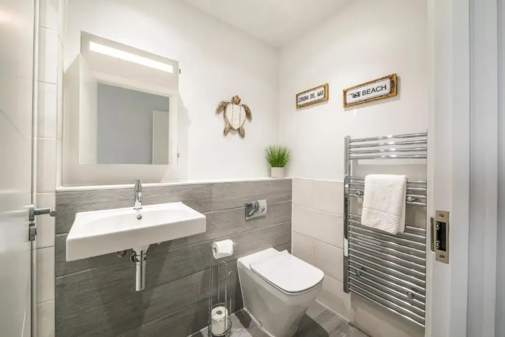 1 Putsborough - Luxury Apartment at Byron Woolacombe, only 4 minute walk to Woolacombe Beach!