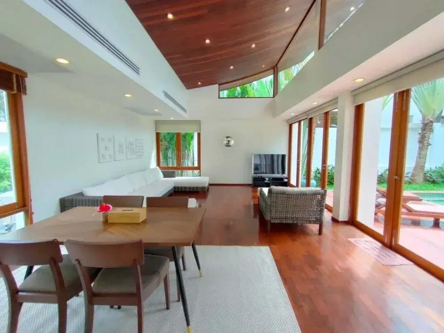 PRAN-A-LUXE Exclusive Pool Villa