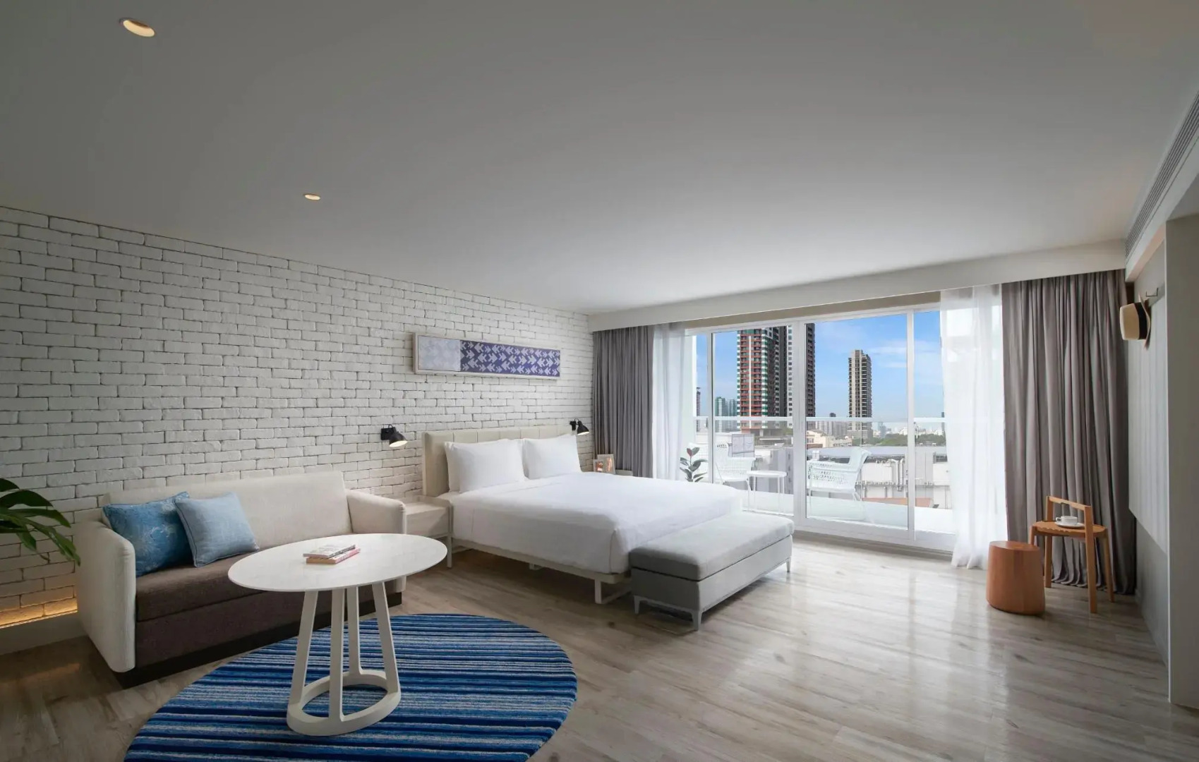 Shama Yen-Akat Bangkok