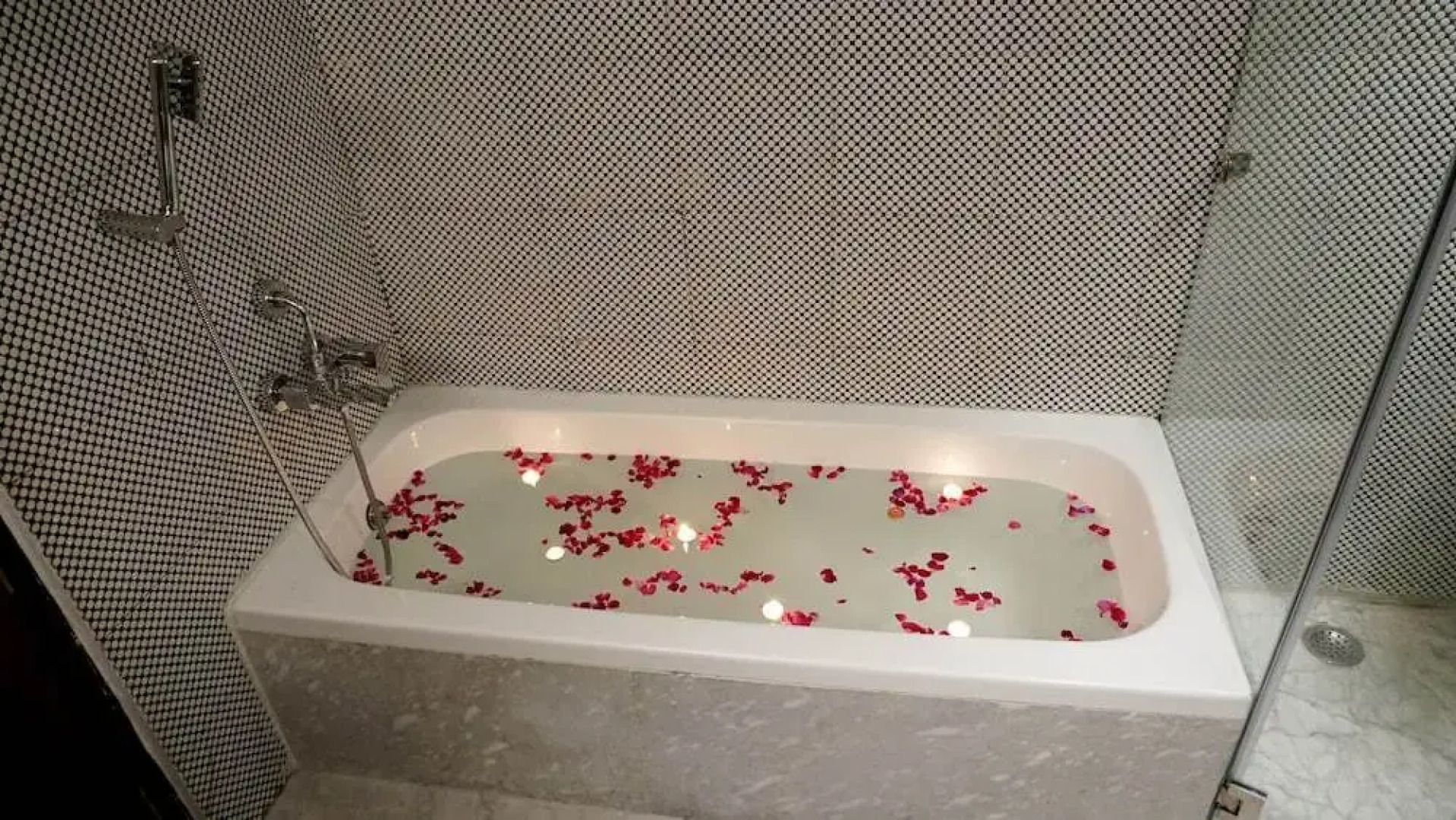 The Grand viktoria Hotel