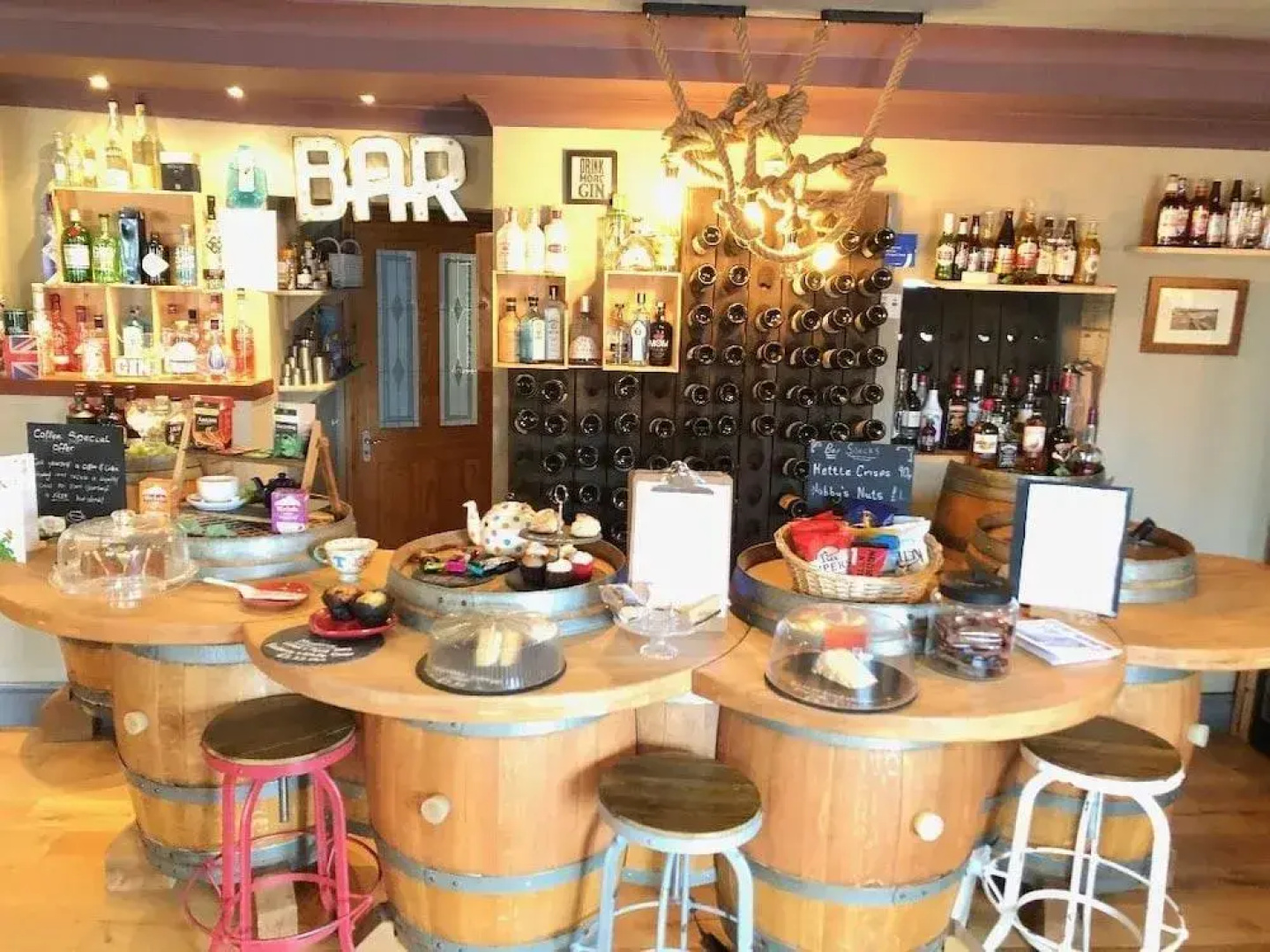 Crossvilla Guest House & Tea Room