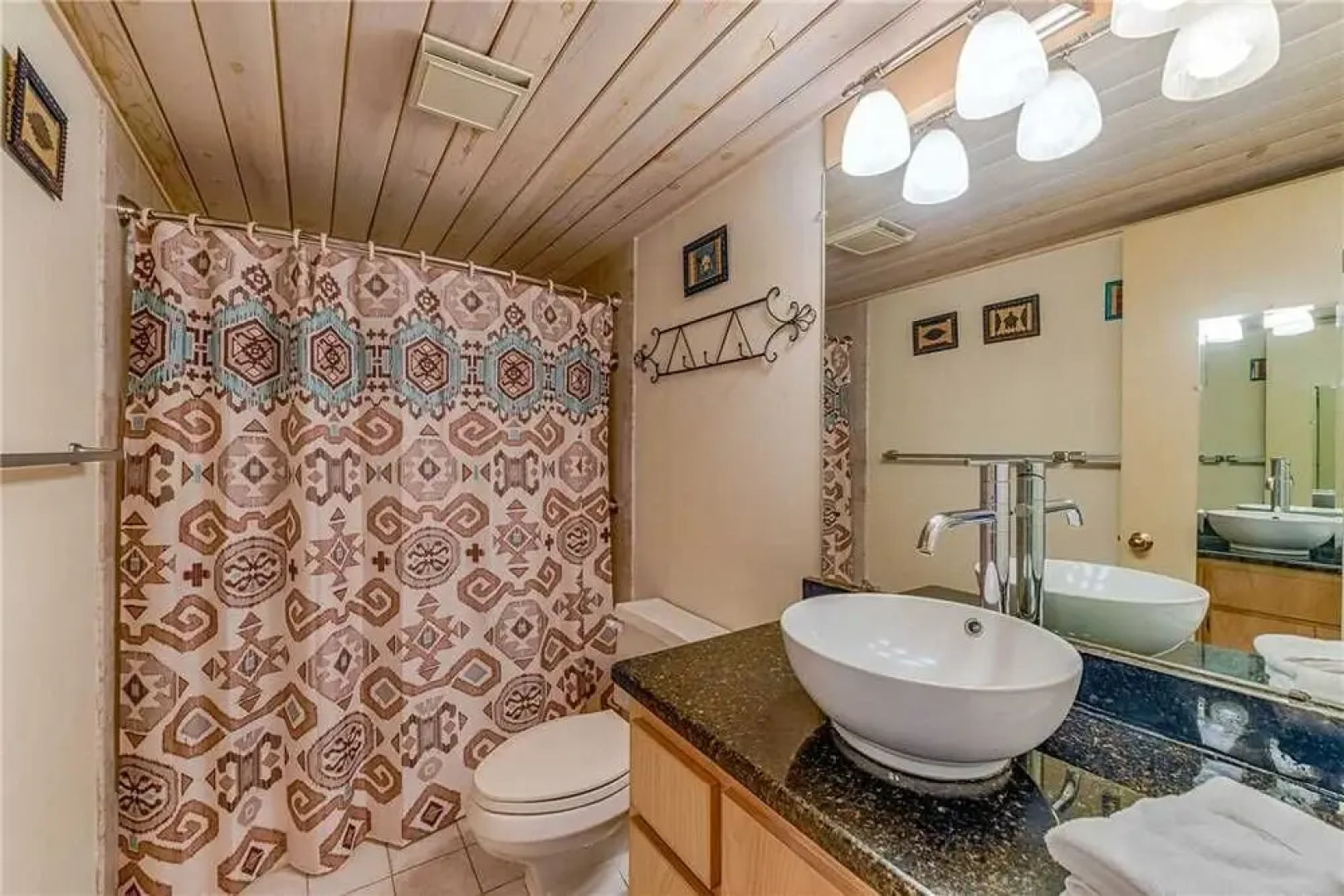 Alto Chalet - Three Bedroom Cabin with Hot Tub