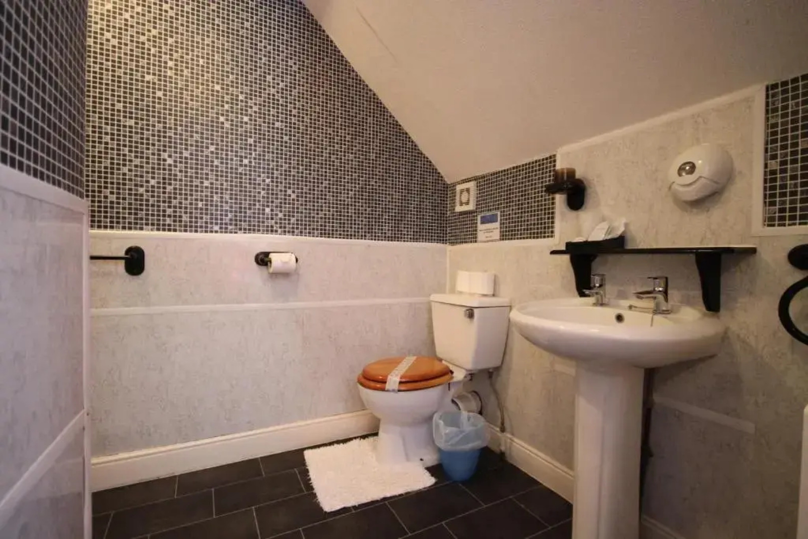 Meadows Way Guest House