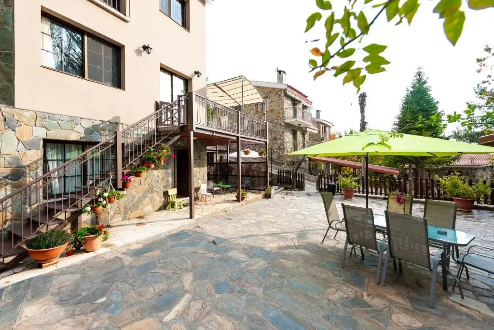 Pinecone Platres - 3 Units