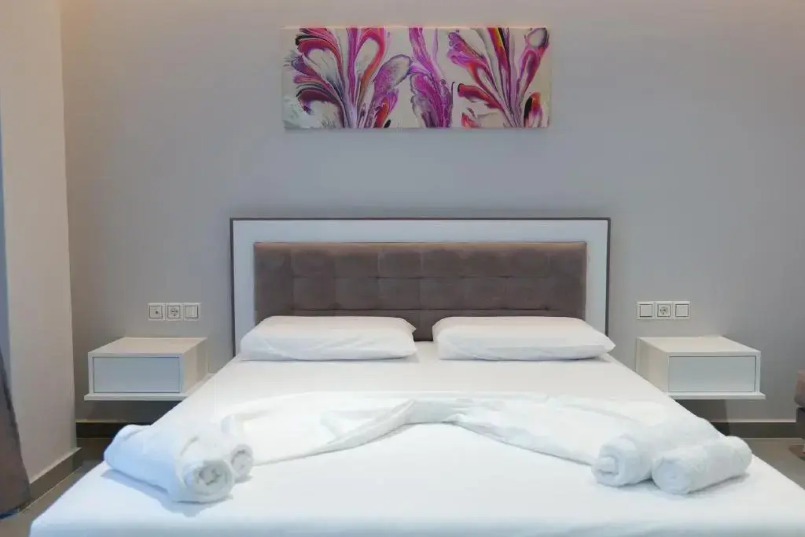 Angel Saranda Palace