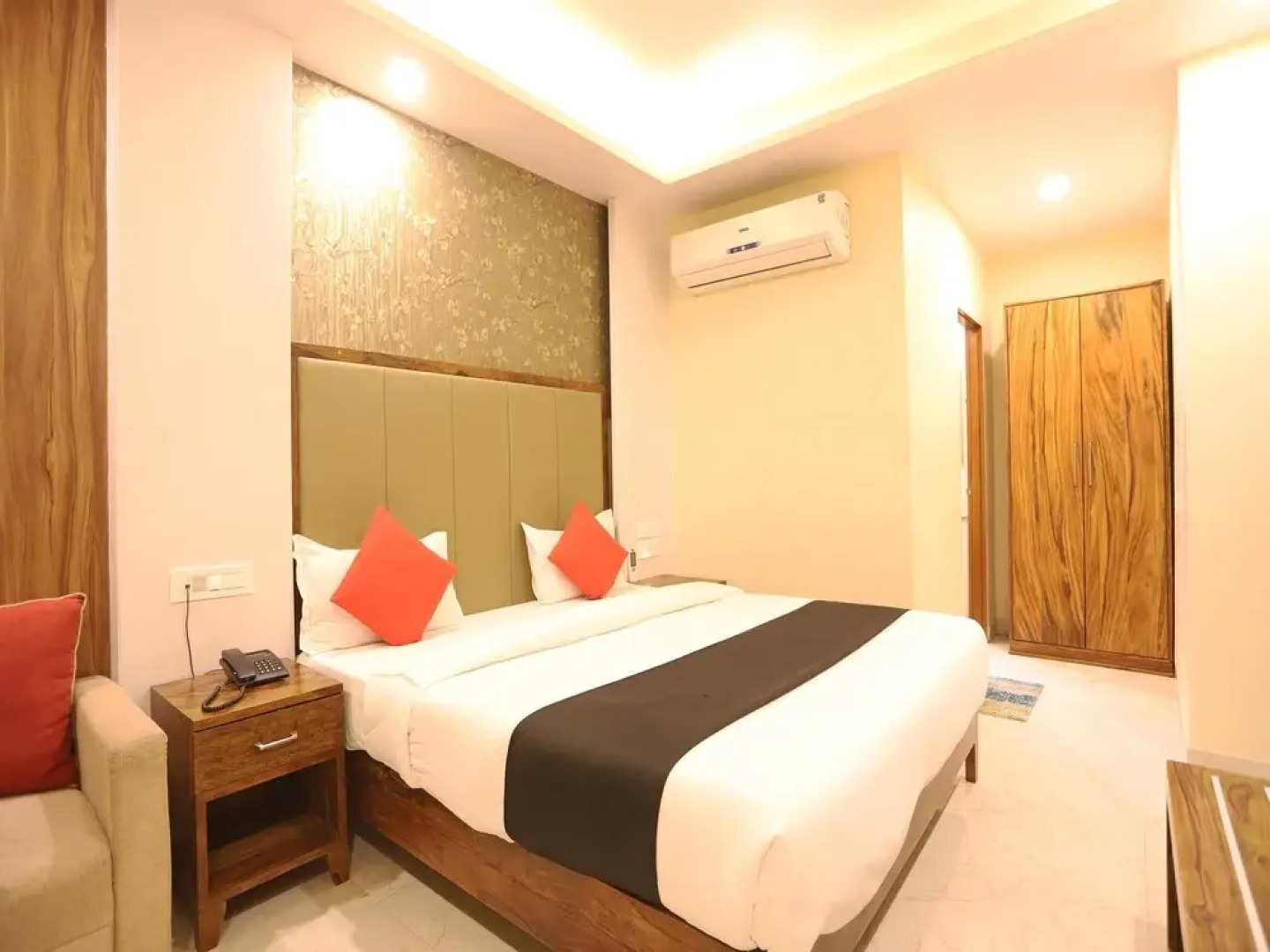 Capital O 43420 Hotel The Vedantasara