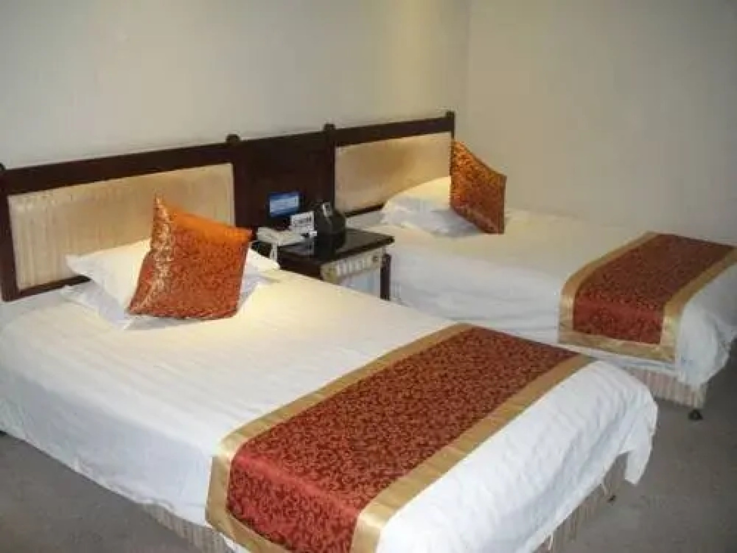 Yuebin Business Hotel