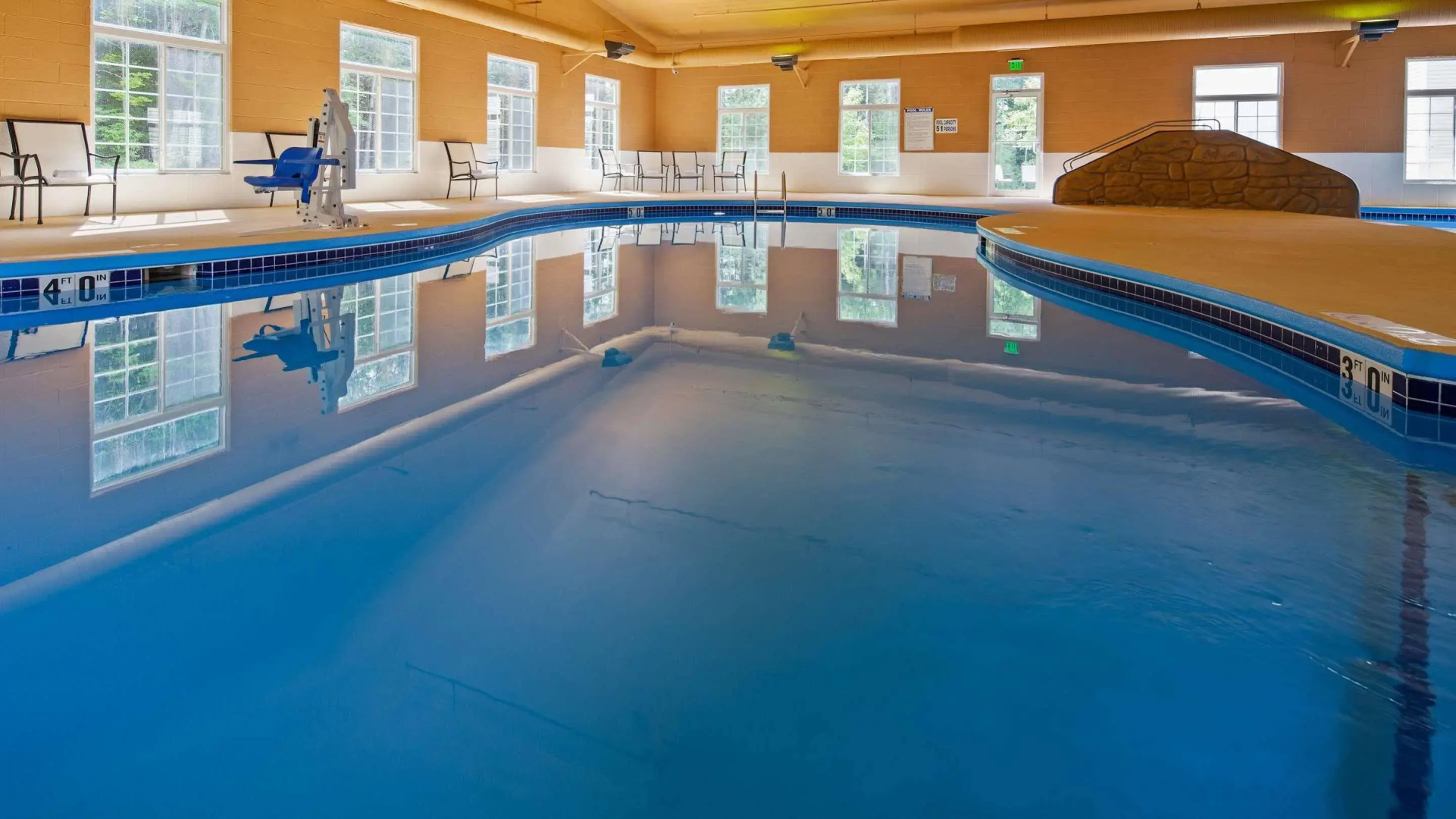 Crandon Inn and Suites