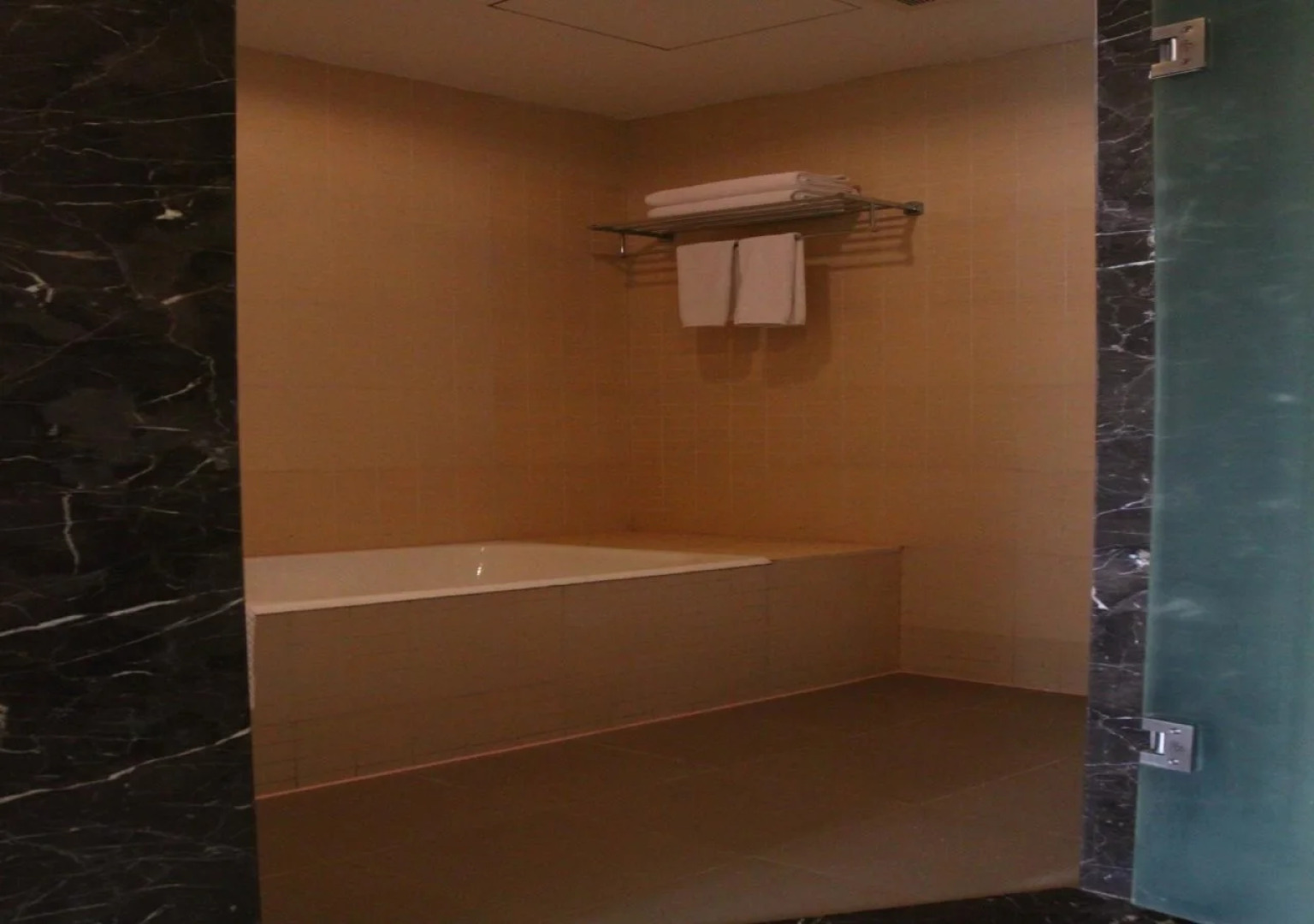 FX Inn Shanghai North Bund