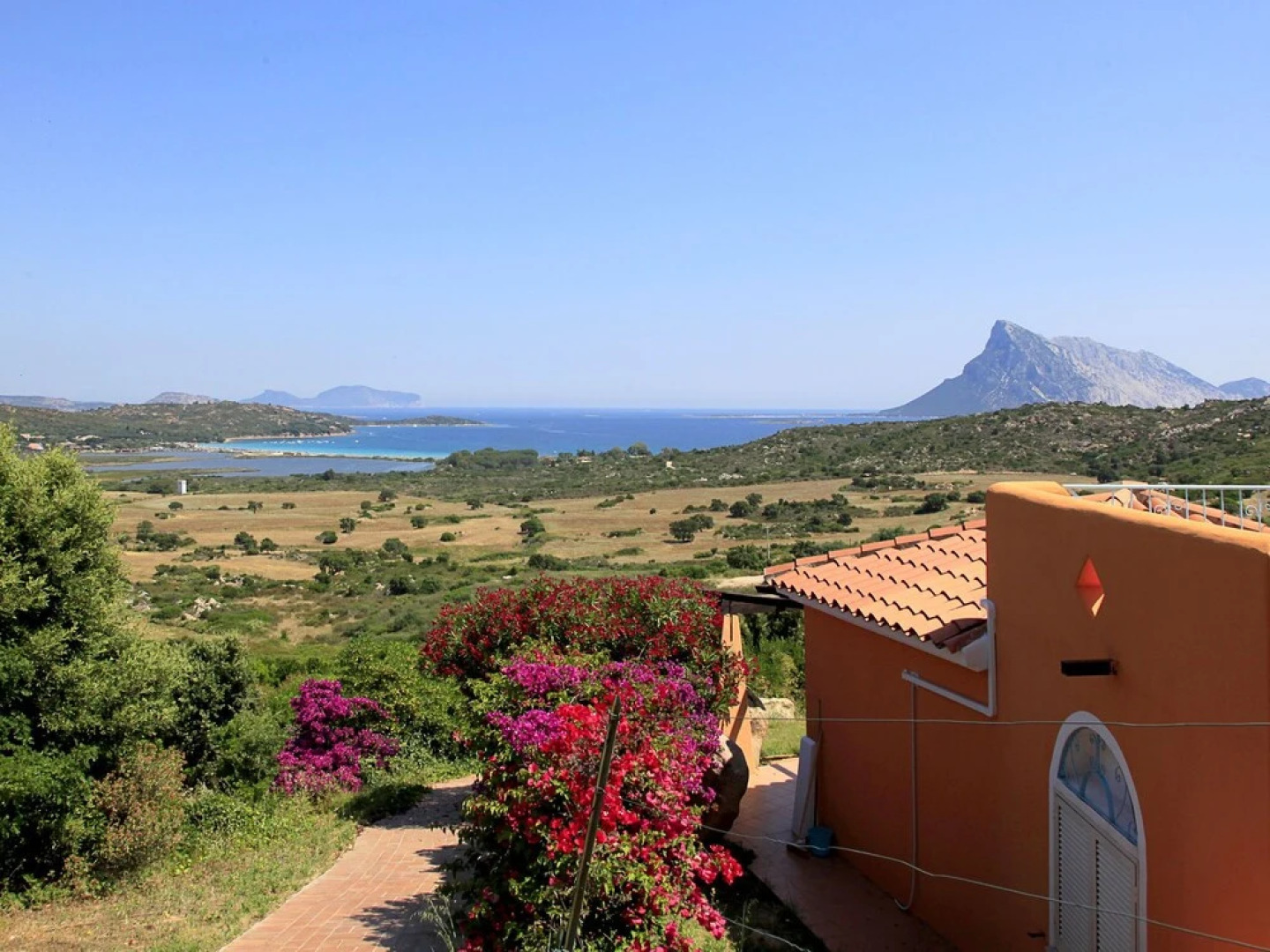 Well-kept Apartment With Balcony or Terrace Near the sea