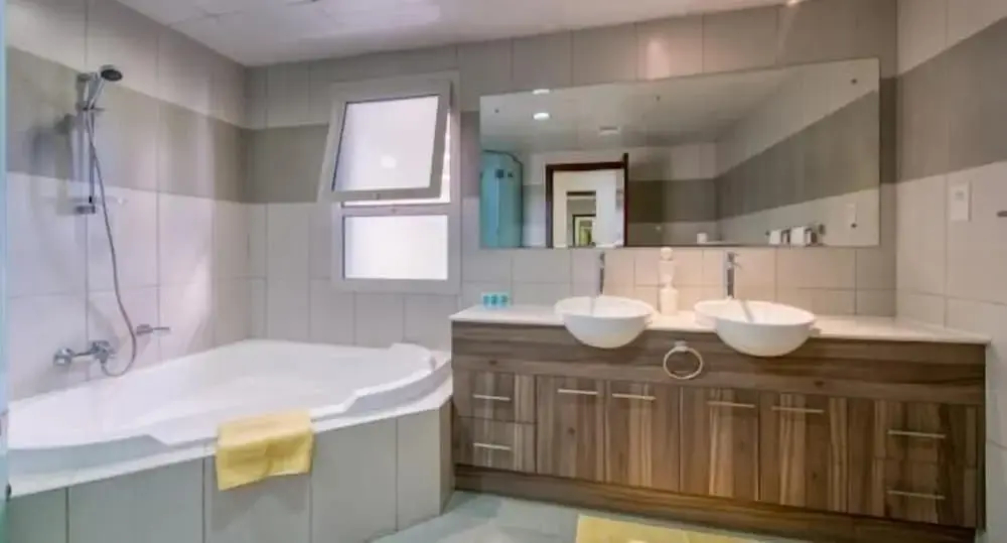 R&H 3BR Villa in RAK Beach Access 172