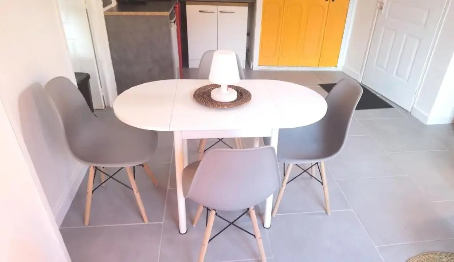 CHEZ INES - Un lieu de vie en Arbois 2 à 14 personnes