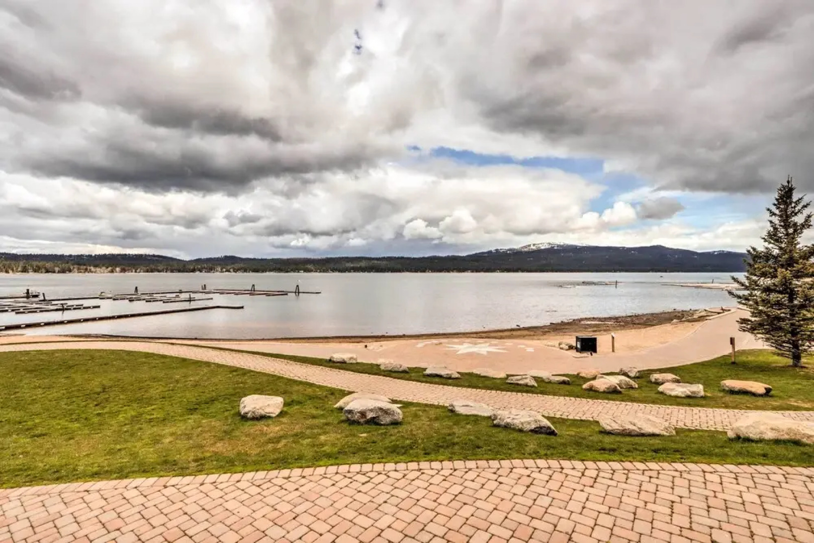 Central Mccall Getaway: Walk to Payette Lake!