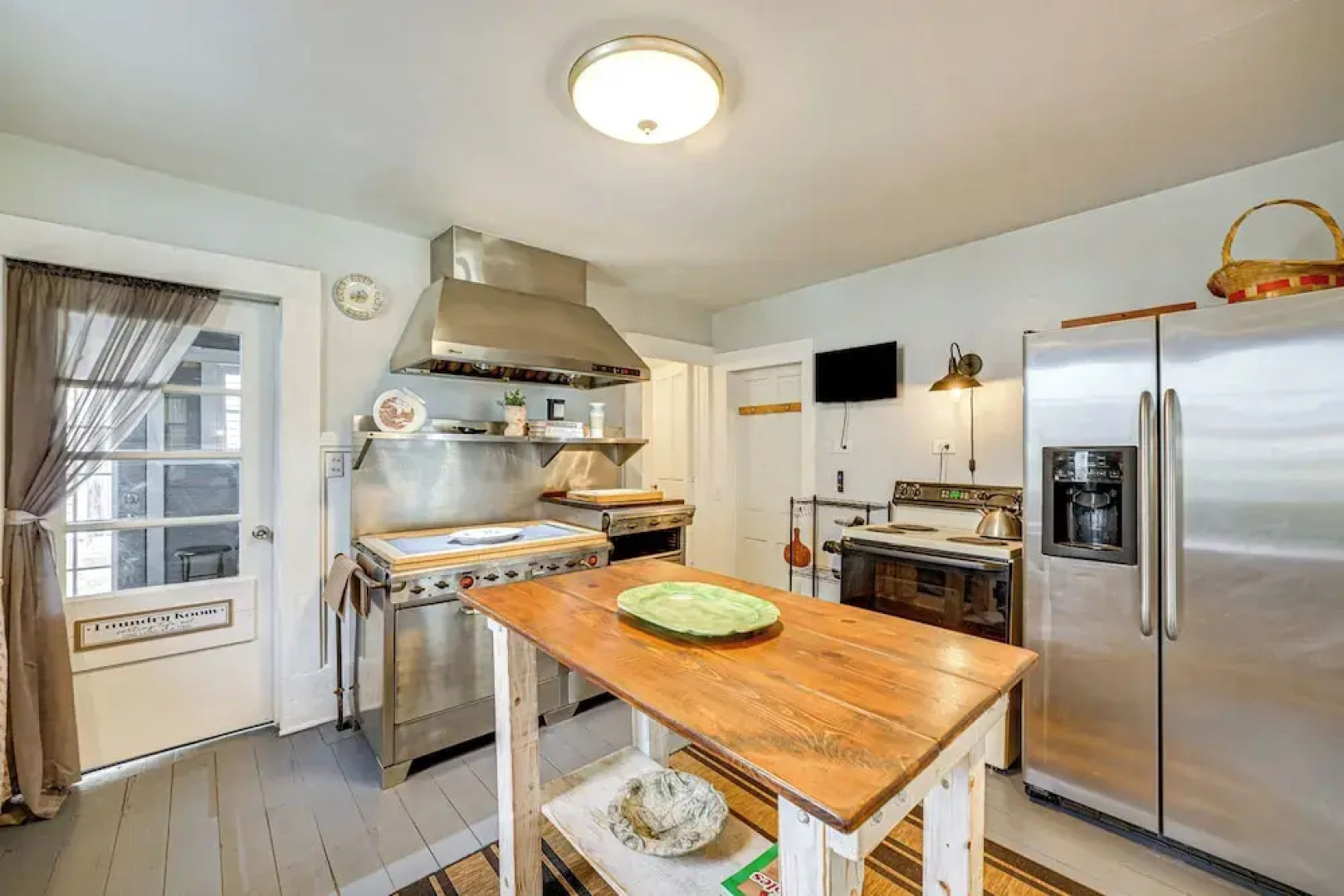 Spacious Vintage Gem w/ Sunroom in Manistee!