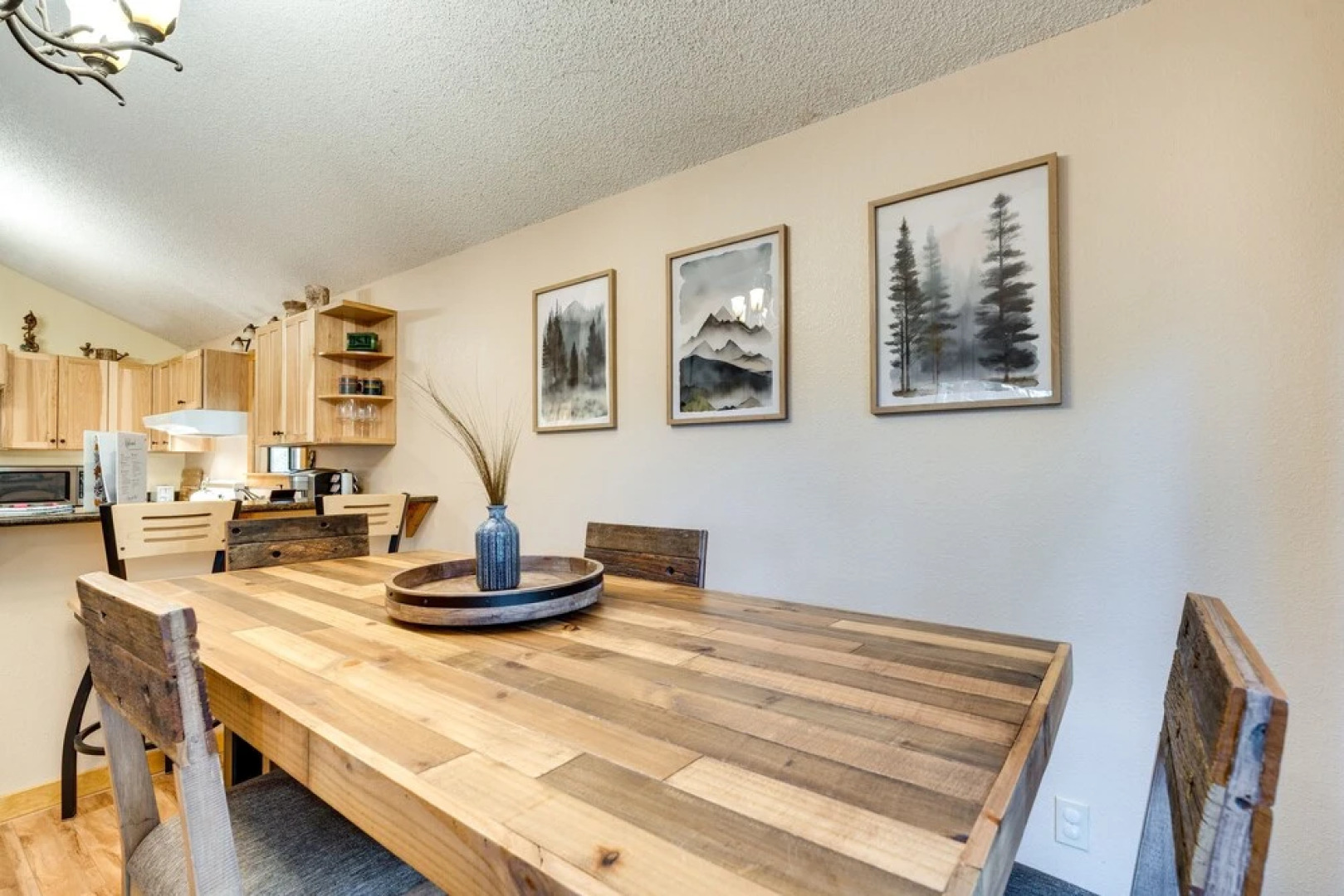 Ronald Cabin w/ Private Deck: Near Cle Elum Lake!