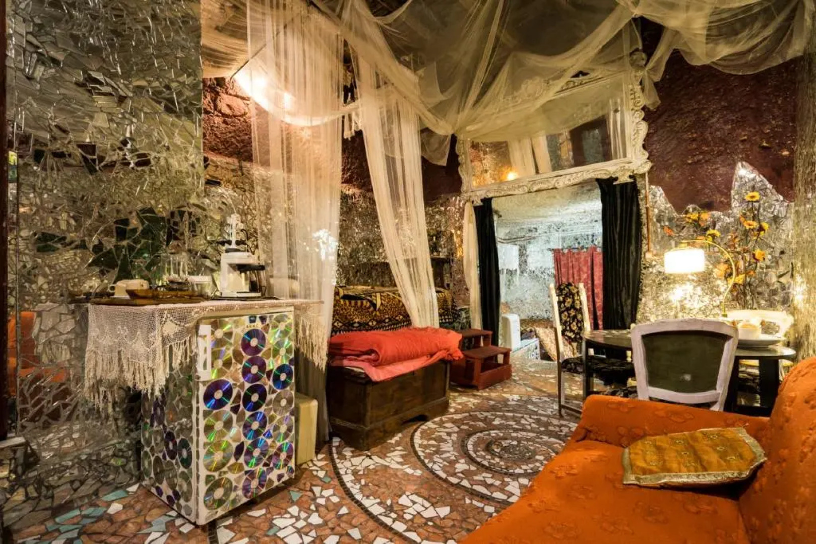 La Grotta degli specchi