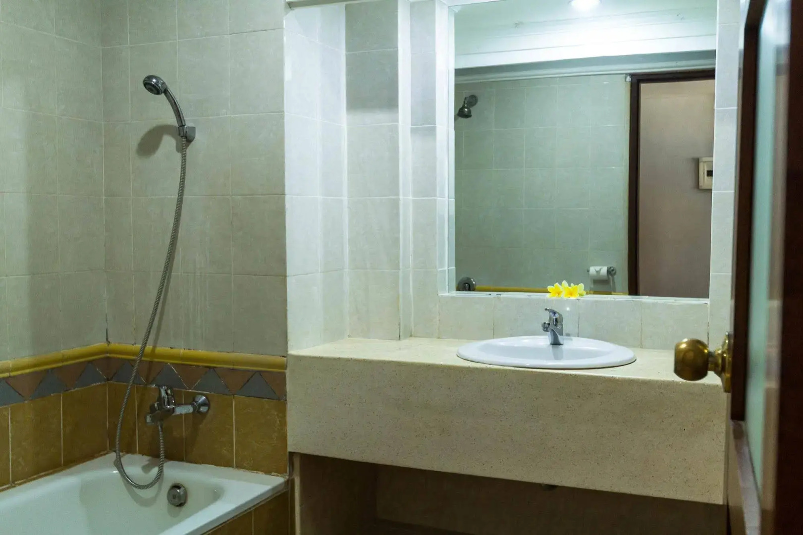 Fourteen Roses Beach Hotel