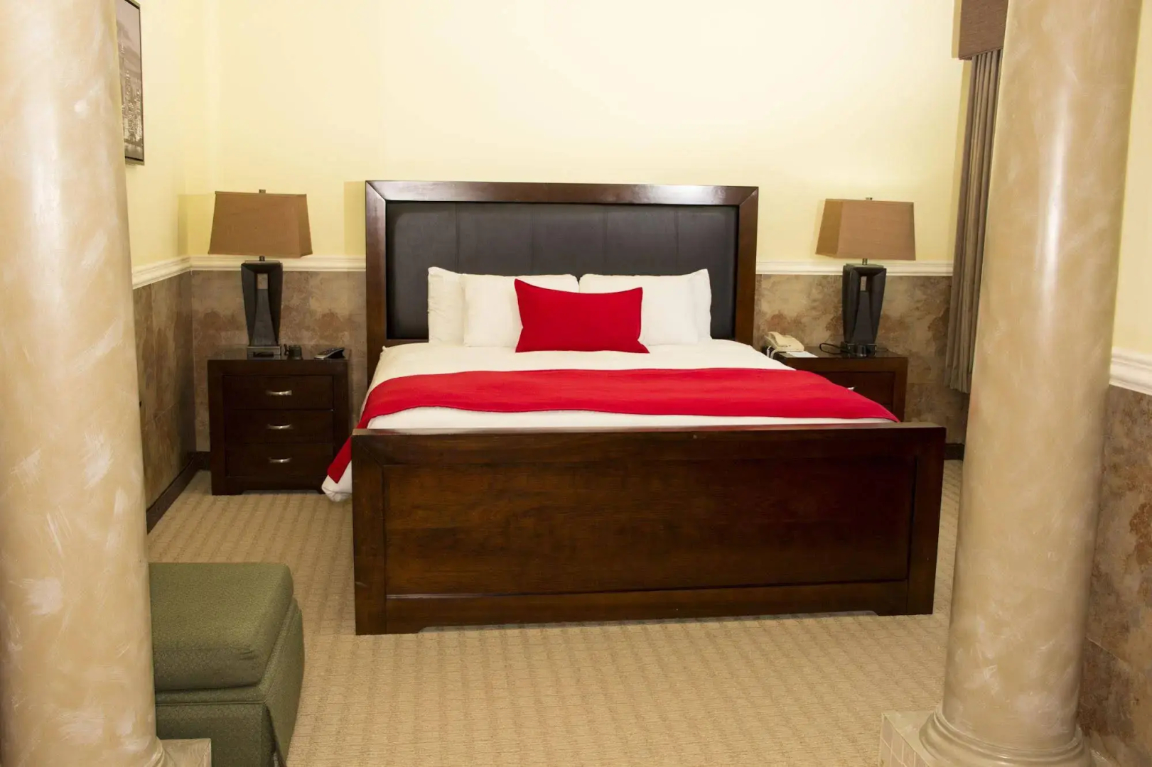 Beverly Hills: Hotel & Business
