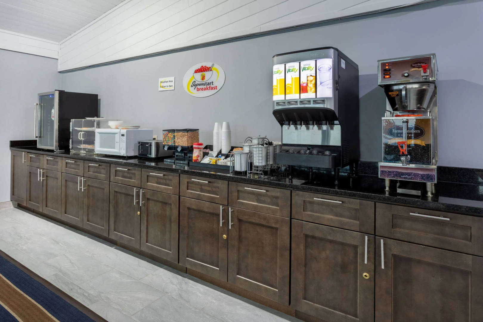 Super 8 by Wyndham Missouri Valley