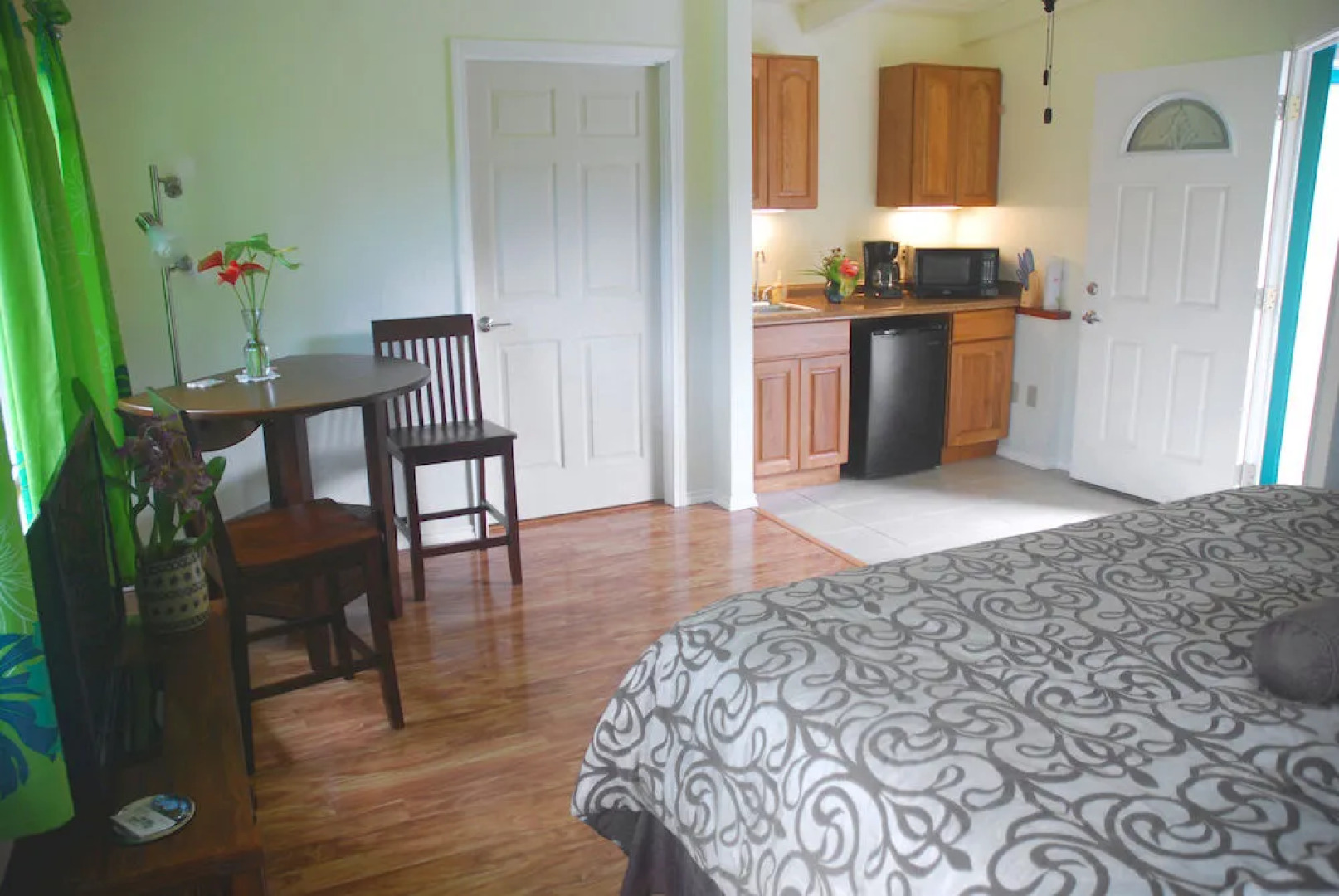 Hale Moana Bed & Breakfast