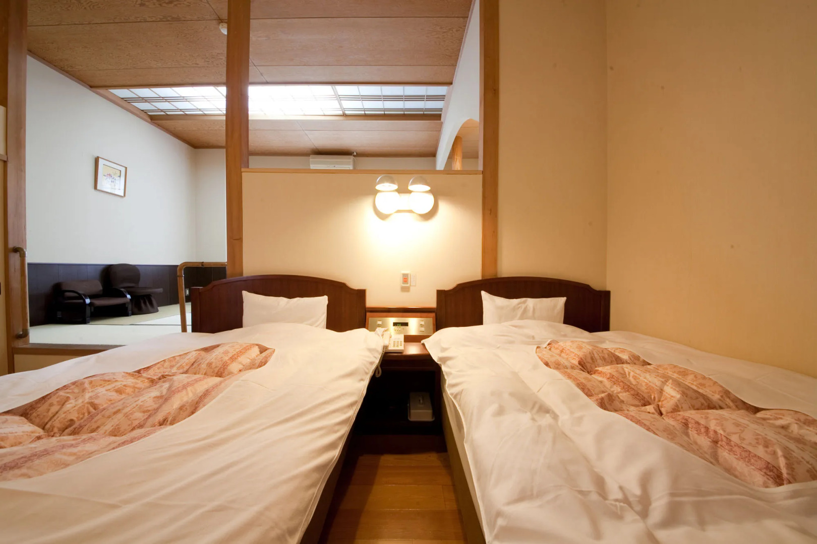 Yufuin Yawaraginosato Yadoya