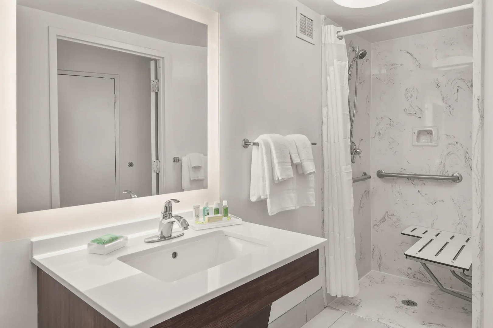 Holiday Inn Charleston Riverview by IHG